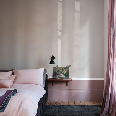 I’ve asked the experts and these are the 6 best Farrow & Ball paint shades they recommend you use in a small room