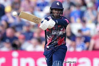 Daniel Bell-Drummond hits hundred as Kent clinch thrilling Blast win at Somerset