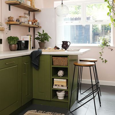 These are the 3 wall colours to avoid if you have a green kitchen – and the expert-approved shades to try instead