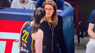 Fans Loved What Fever Coach Did After Caitlin Clark’s Bad Turnover vs. Liberty