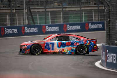 Ricky Stenhouse Jr. threatens Carson Hocevar: "I’m gonna beat your ass"