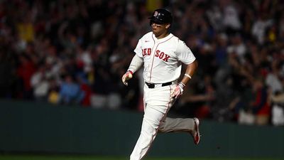 Giants Will Pay All of Rafael Devers's Contract