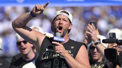 Clayton Kershaw Makes Sweet Personal Announcement During Dodgers-Giants Game