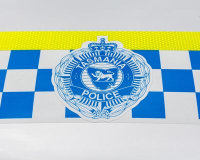 Tasmanian police officer shot dead at rural property during court-issued attempt to repossess house