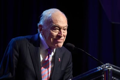 Leonard Lauder death: Estée Lauder heir and cosmetics giant dies aged 92