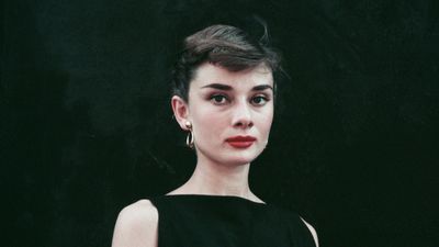 I thought I was over this anti-trend color, but Audrey Hepburn's New York apartment proves it's the best choice for small kitchens