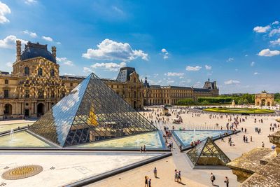 Iconic tourist destination closes unexpectedly, with thousands left waiting outside