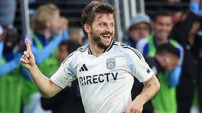MLS Goals of the Week: Dreyer's Deep Drive, Zaha's Volley and More