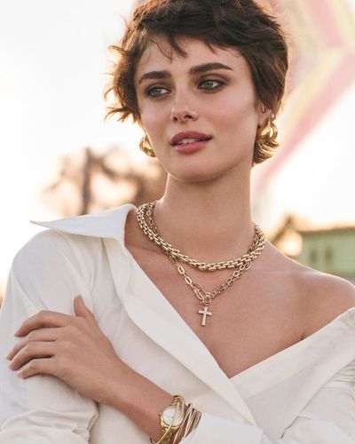 Taylor Hill and Her Husband Hit the Highway for Jared Jewelers' Latest Advertising Campaign