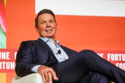 The CEOs of Starbucks and Chipotle hit the gym together each morning—they bounce ideas off each other at 5 a.m. between sets