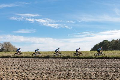 UCI Gravel World Series –Mads Würtz Schmidt wins again as Larissa Hartog claims first series top step at Gravel Challenge Blaavands Huk