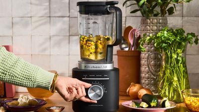 KitchenAid’s new blender makes hot soups, crushes ice and is surprisingly affordable