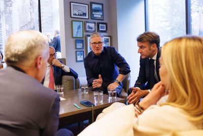How Starmer’s impromptu glass of wine with four pals reveals the G7 has become the G6 plus 1