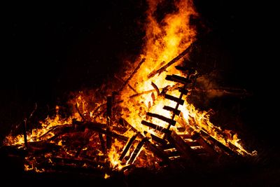 5 Things That Are Illegal to Burn In Your Backyard (But People Still Do)