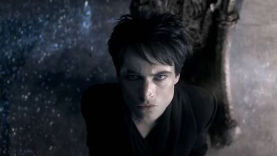 The Sandman co-showrunner says they wanted to "preserve as many of the comic book moments as possible" but certain big scenes had to be cut: “They can’t say we didn’t try!”