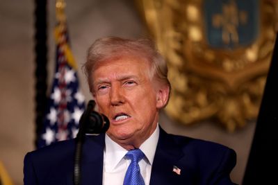 Trump warns Iran to "evacuate Tehran"