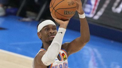 Fans Couldn’t Believe Shai Gilgeous-Alexander Got Free Throws Off a Jump Ball