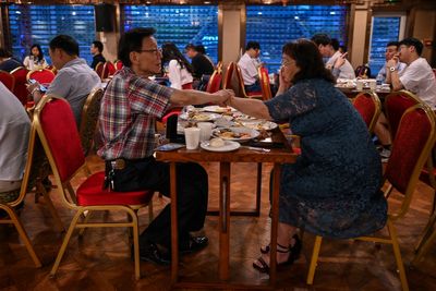 Xi Jinping austerity drive has Chinese civil servants dining in groups of three