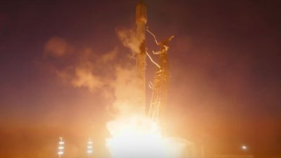 SpaceX launch from California sends 26 Starlink satellites into low Earth orbit (video)