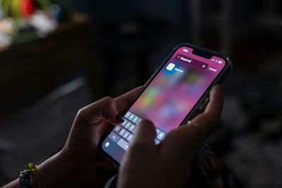Dutch Suggest Social Media Ban For Under-15s