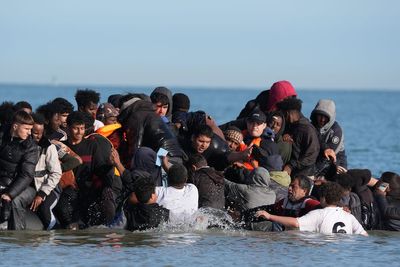 Channel crisis ‘deteriorating’, No 10 admits as French use tear gas on migrants