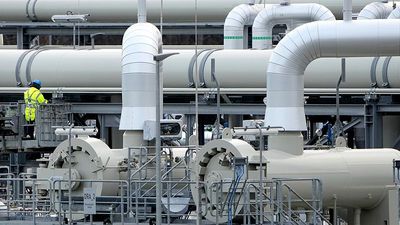 European Commission proposes new measures to phase out Russian oil and gas