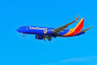 Southwest Airlines: Short Interest Plunges—Should You Buy?