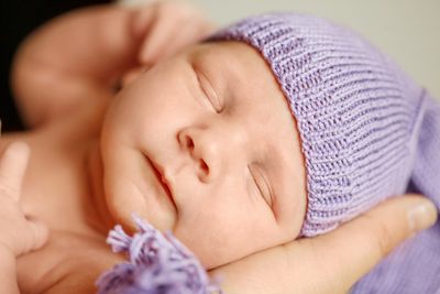 11 Unspoken Rules of Visiting a New Baby (That Everyone Should Know)