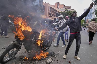 Clashes injure 11 as Kenyans protest death of blogger in police custody