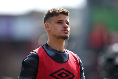 Milos Kerkez’s dad provides major update on Liverpool transfer