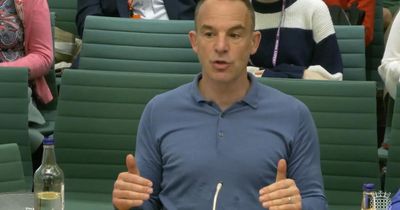 Martin Lewis issues energy bills hike warning as Keir Starmer urged to apologise