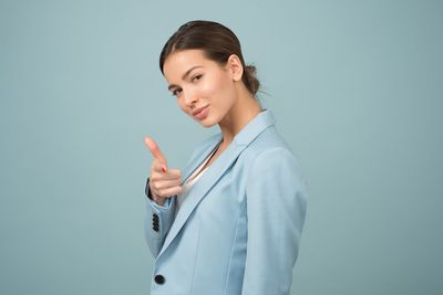 8 Phrases That Make Men Sound Like They Dislike Women