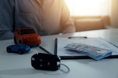 13 Monthly Expenses Rich People Don’t Pay For