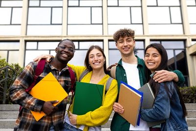 7 Essential Steps to Help Your Teen Prepare for College Life