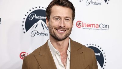 Glen Powell stars in Ron Howard’s untitled firefighter movie that reunites the ‘Backdraft’ director with his favorite flames