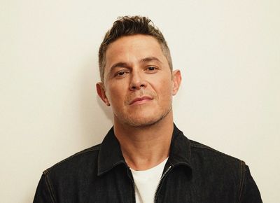 Alejandro Sanz Publishes Open Letter to Fan Who Accused Him of Emotional Abuse