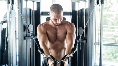 5 reasons your chest isn’t growing, according to an exercise scientist