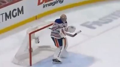 TNT Broadcast Couldn't Believe Stuart Skinner Mistake That Led to Panthers Goal