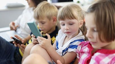 Dutch government says children under age 15 should not use social media, citing health impacts