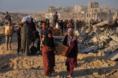 Israeli forces kill dozens of Palestinians waiting for UN food aid in Gaza, health officials say