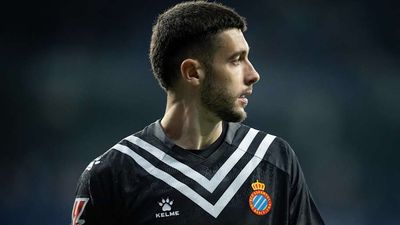 ‘I'm Not Asking You’—Joan Garcia Sends Message AfterJoining Rivals Barcelona
