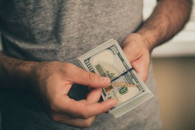 7 Behavioral Traps That Keep You Financially Stuck