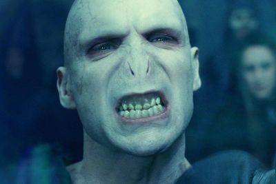 Ralph Fiennes offers comical advice to new Lord Voldemort in Harry Potter TV show
