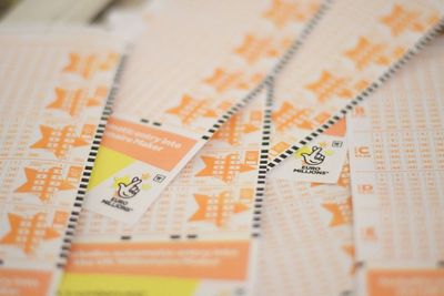 ‘You go to bed... and wake up with £200m’: Lottery adviser on how life will change for Euromillions winner