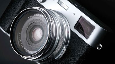 Compact camera reclaims top spot in Map Camera's best-seller list for May