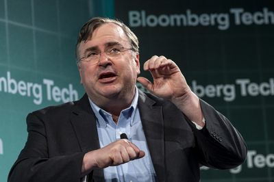 Reid Hoffman says consoling Gen Z in the AI bloodbath is like putting a 'Band-Aid on a bullet wound'—he shares 4 skills college grads need to survive