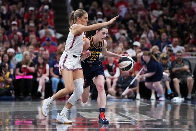 WNBA fans outraged as Marina Mabrey avoids ejection after shoving Caitlin Clark
