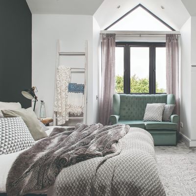 Experts warn against the hidden impact of sleeping with a fan on all night in summer