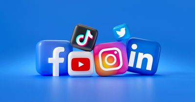 Fake Success: 8 Ways Social Media Makes People Look Richer Than They Are