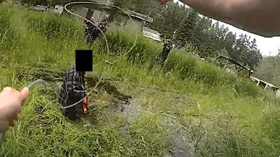 Washington state sheriff’s deputy lassoes chainsaw-wielding man in pond